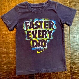 Nike Boys Small (5) Navy T-Shirt